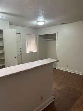 Convenient Fourplex Georgetown Living | 2 Bed, 1 Bath – photo 1
