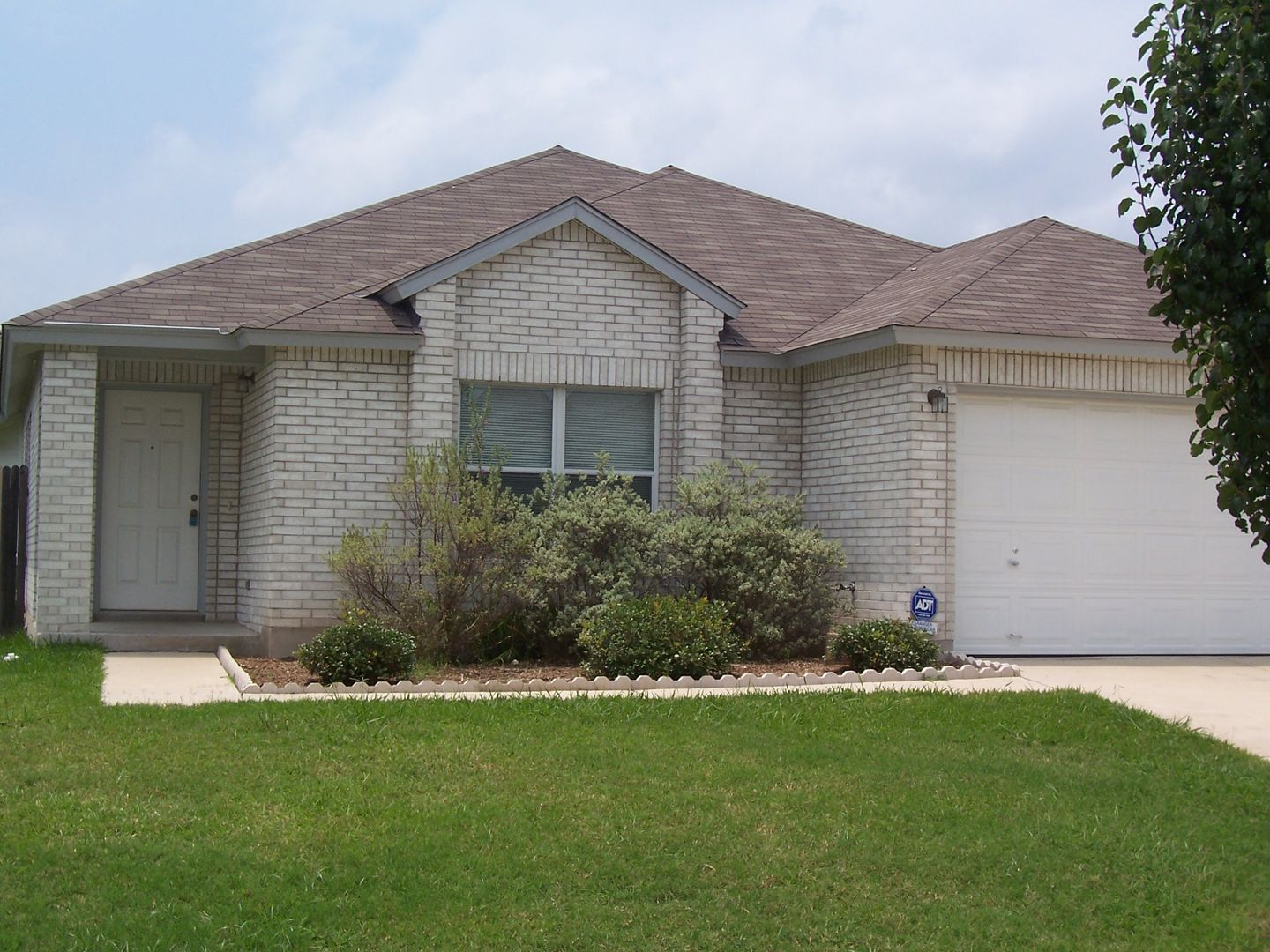 Leander House: 313 Edgewood Cove