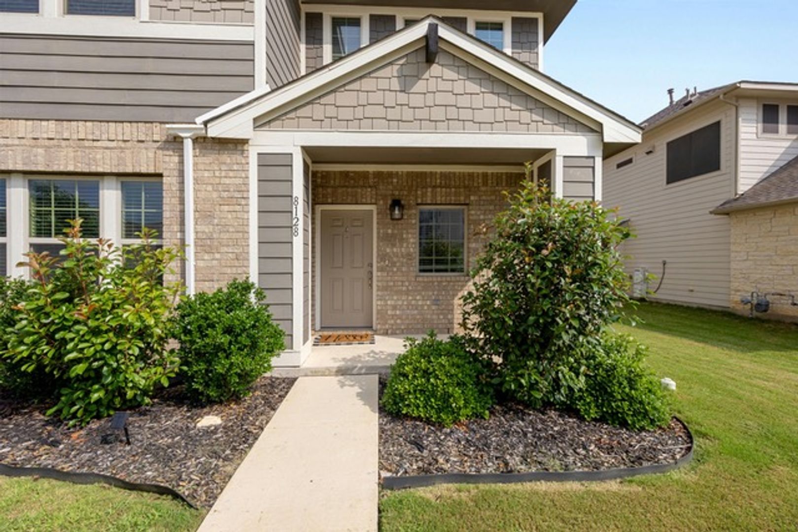 Georgetown House: 8128 Daisy Cutter Xing