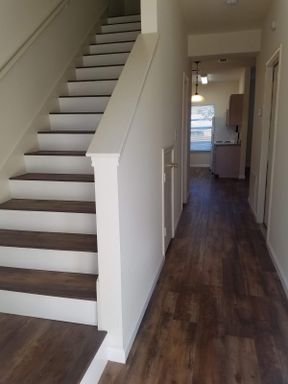 Spacious 2 bed 2.5 bath & garage – photo 1