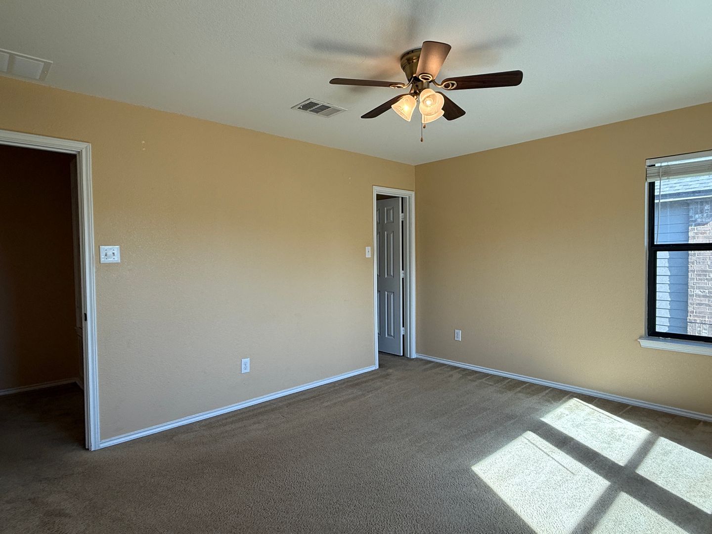 Annette's - 2250 Howry Dr - GTX 9 of 12