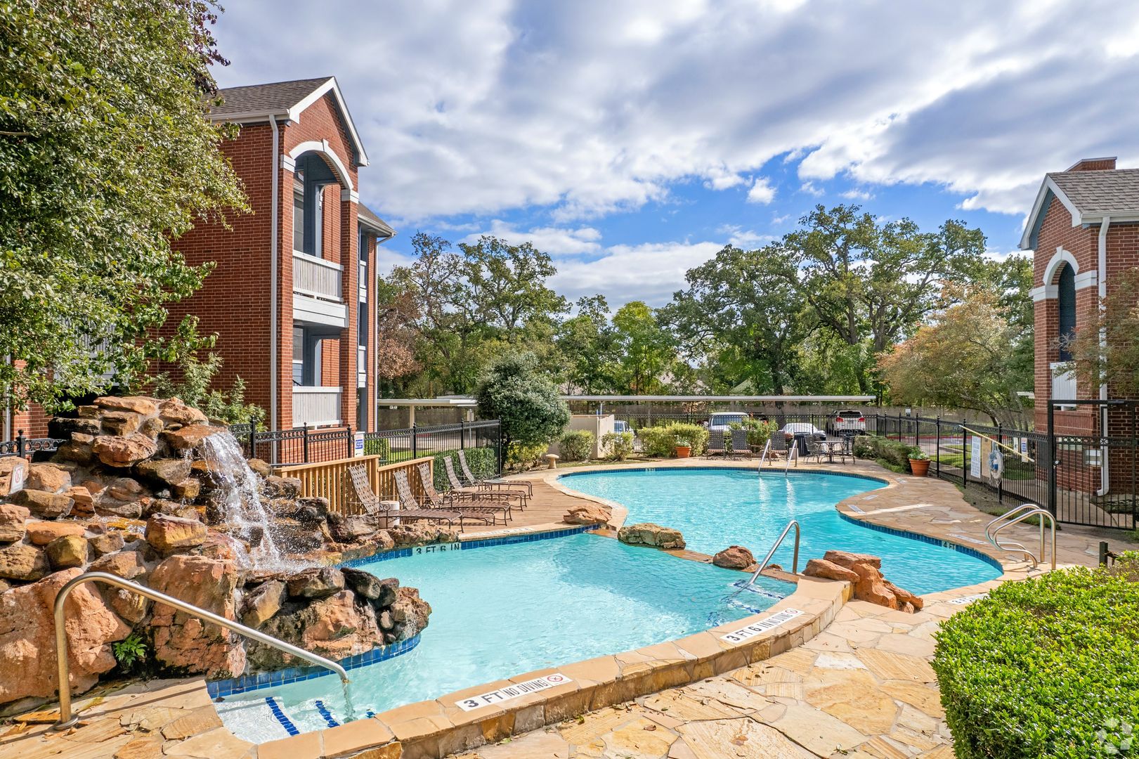 Austin Apartment: 2200 Panther Trail