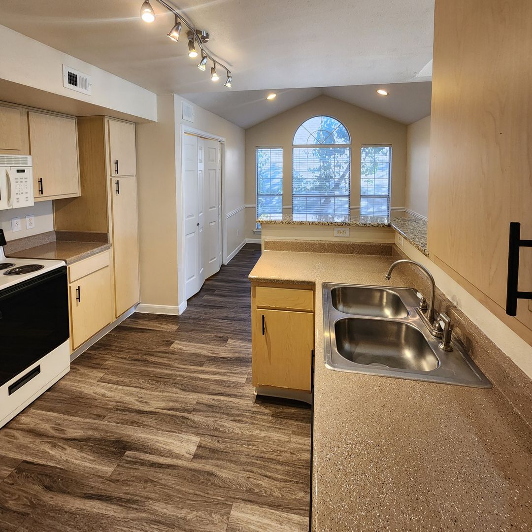 The Hamilton Apartments 5 of 13