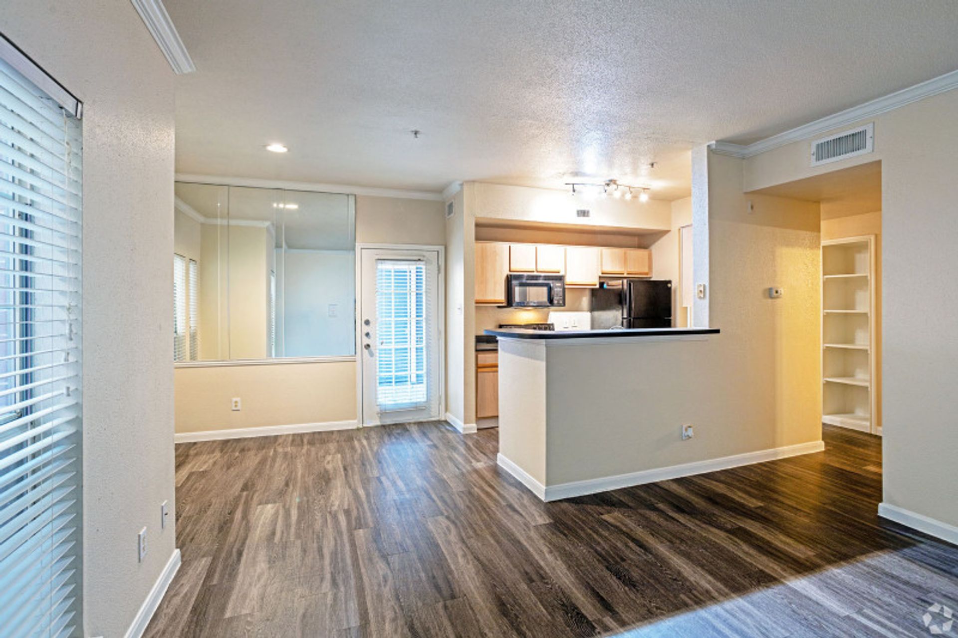 The Hamilton Apartments 7 of 12