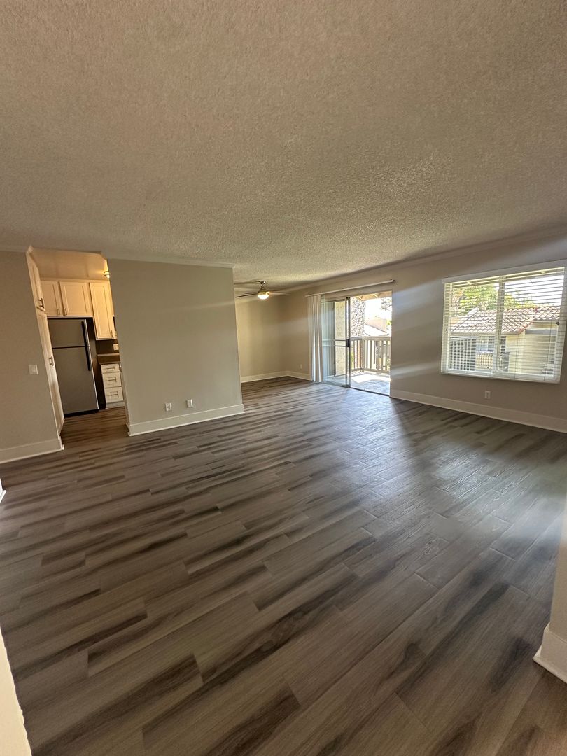 Carlsbad View Apts 6 of 14