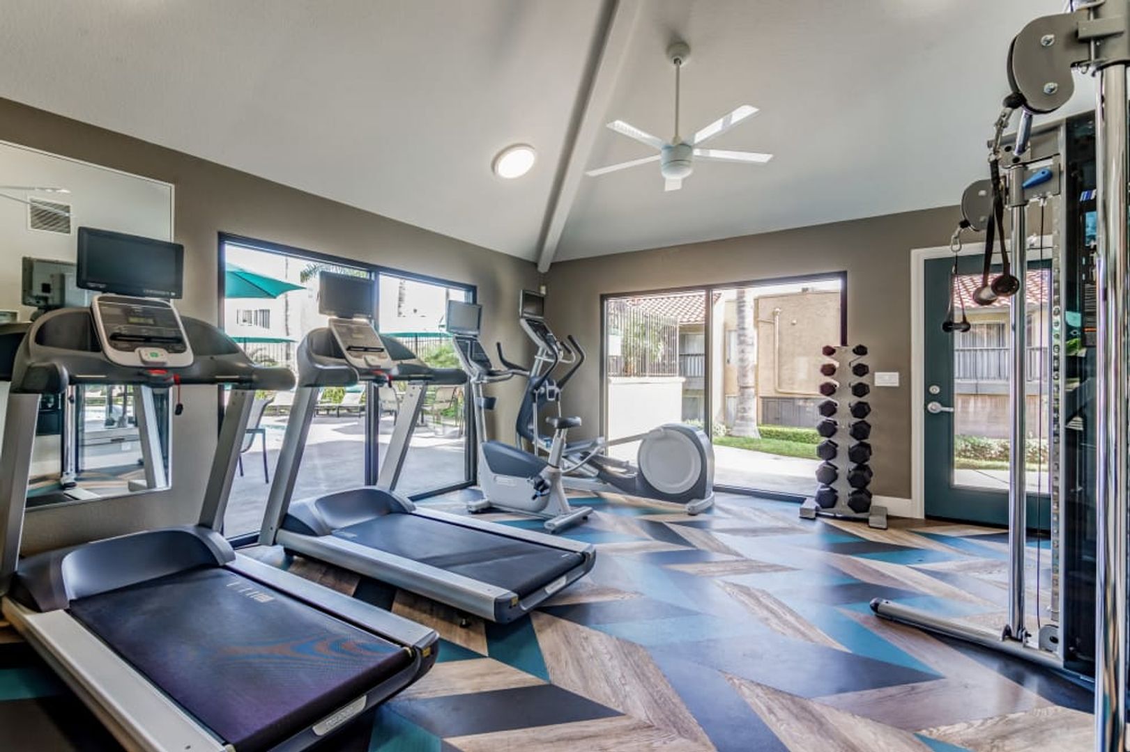 Carlsbad View Apts 3 of 14