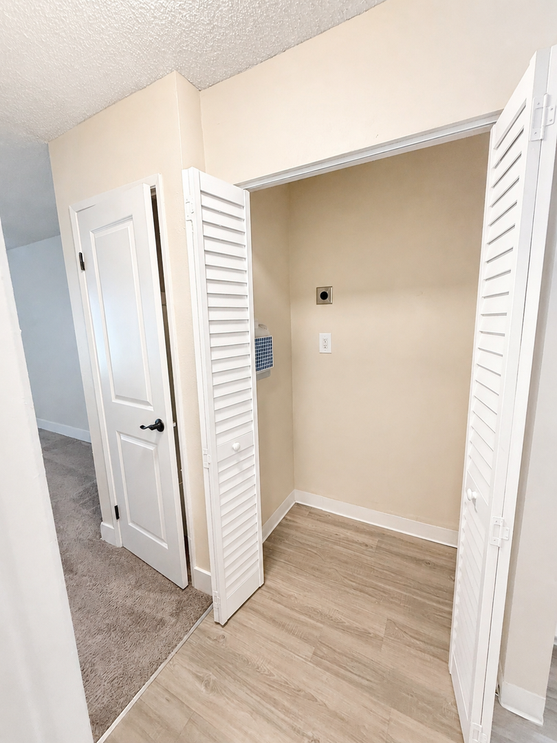 Carlsbad View Apts 10 of 25