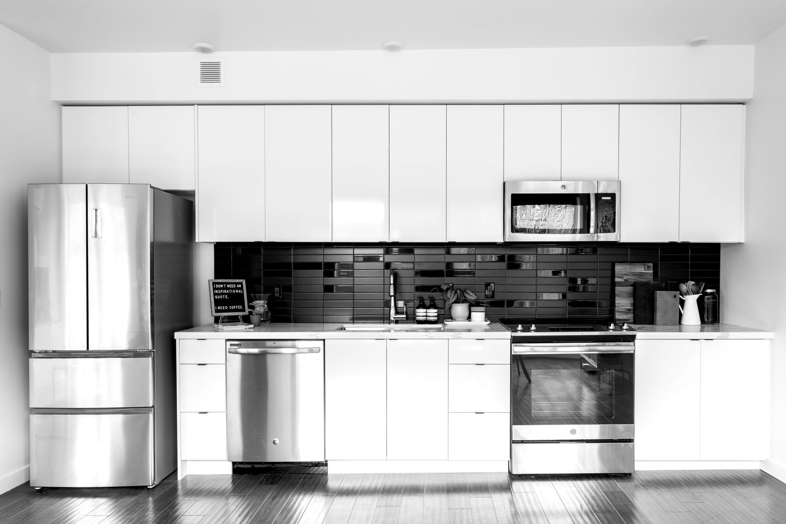 Portland Apartment: 2330 NW Raleigh St.