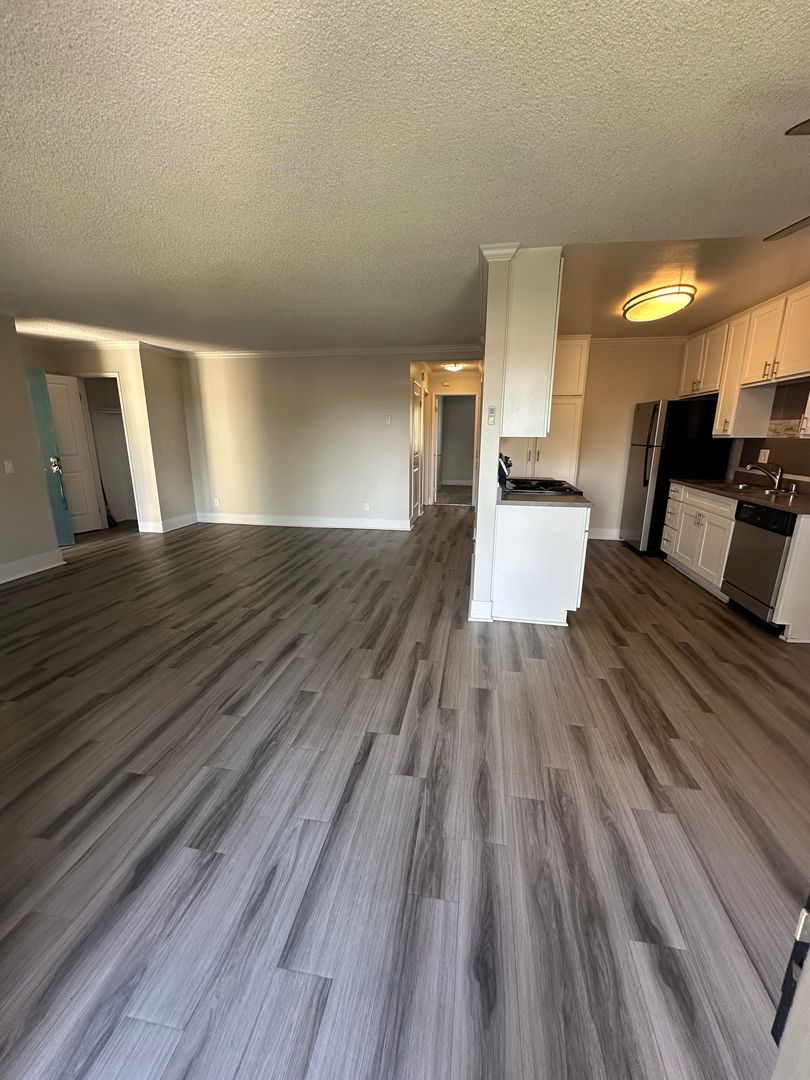 Carlsbad View Apts 5 of 14