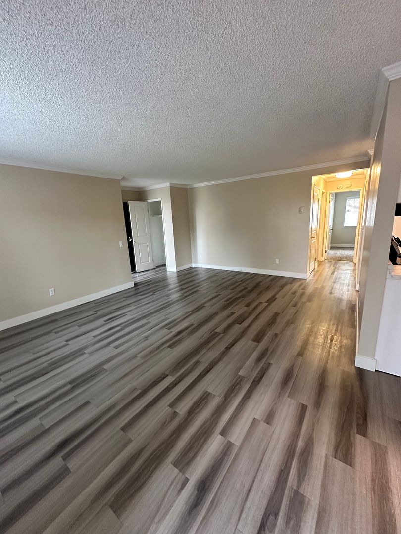 Carlsbad View Apts 5 of 14