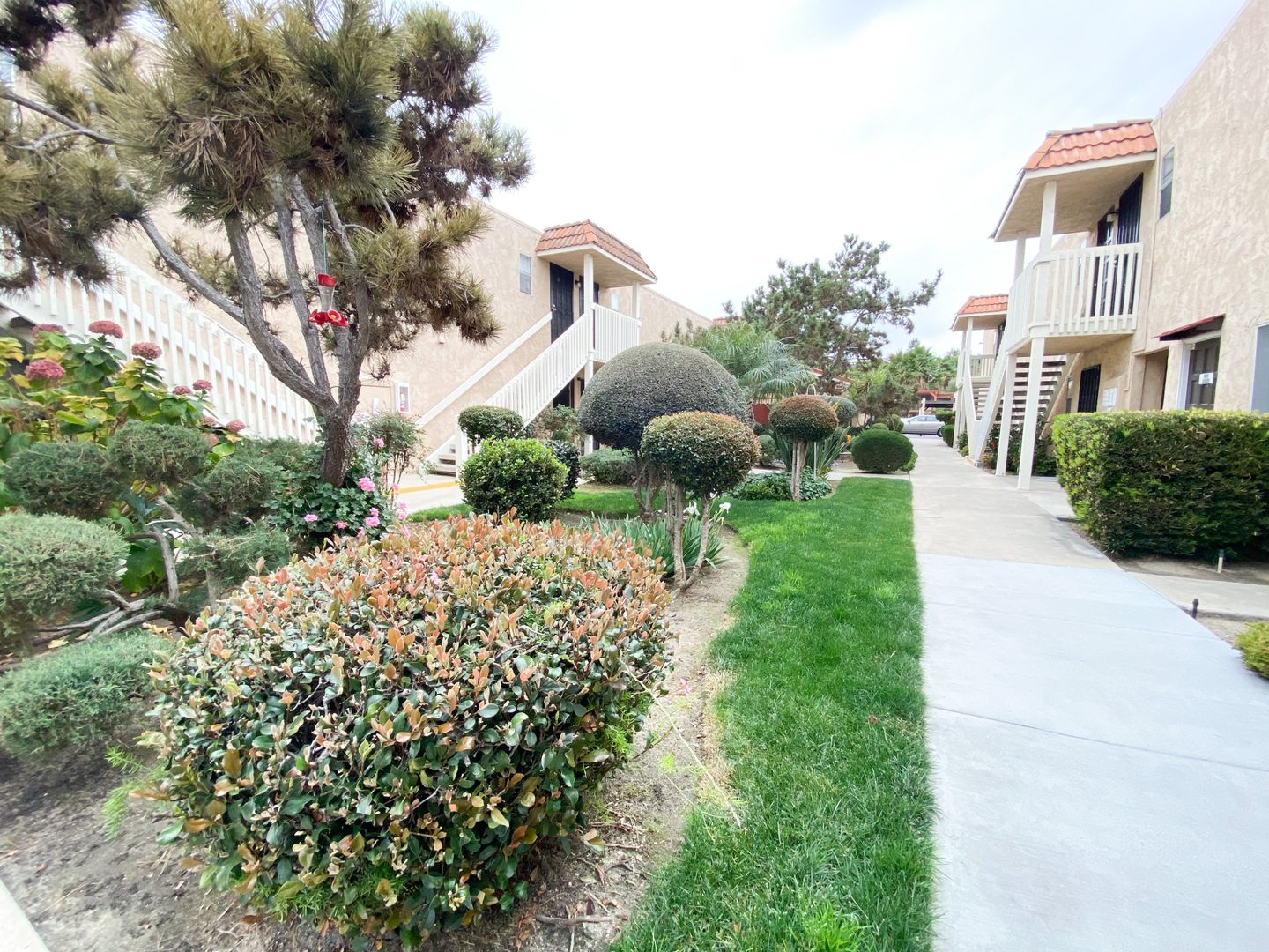 Vista Apartment: 1626 N. Santa Fe Ave.