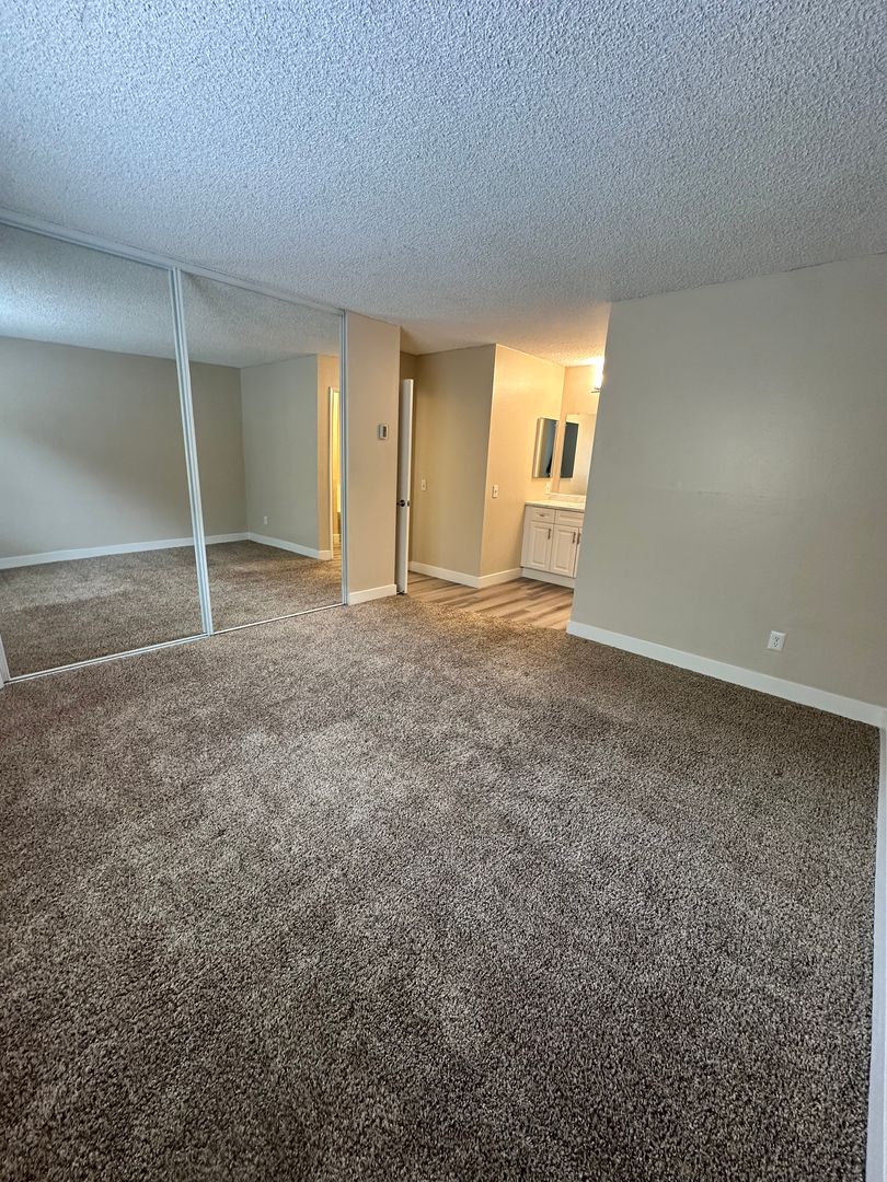 Carlsbad View Apts 14 of 14