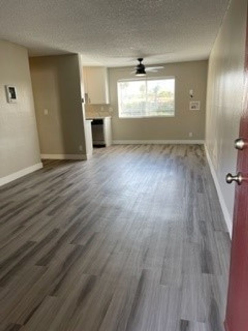 Carlsbad Apartment: 357 Chestnut Ave.