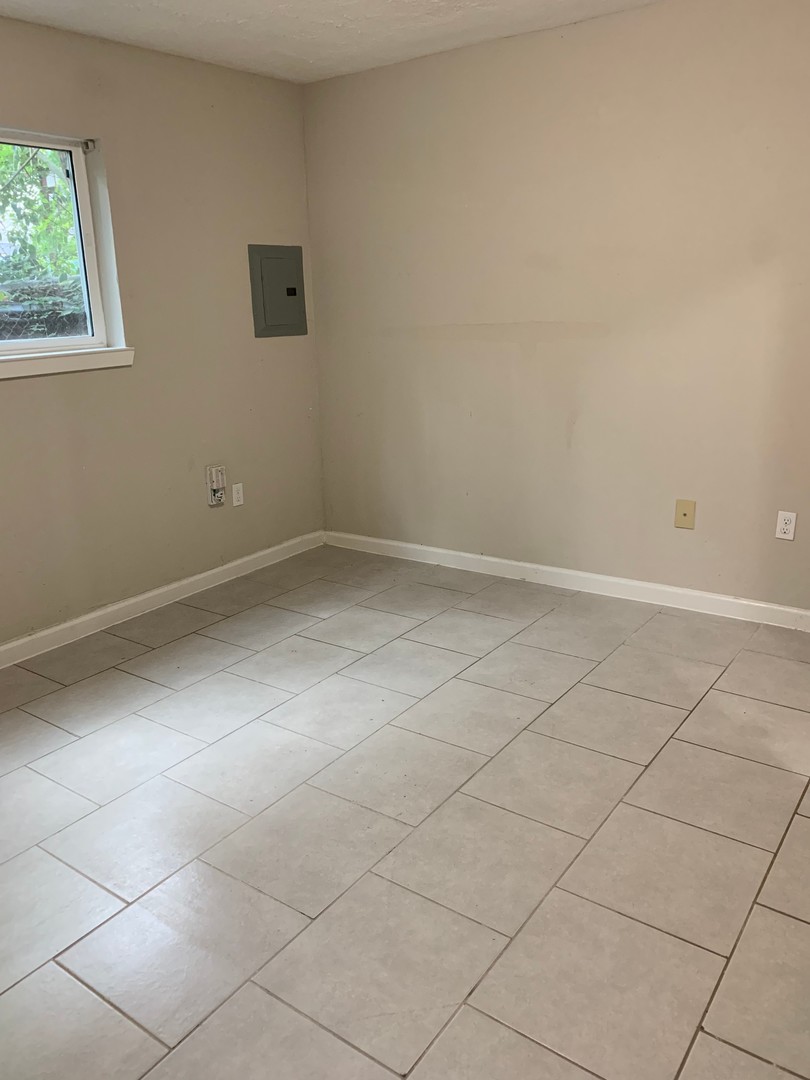 Beautiful recently remodeled apartment! / Apartamento recien remodelado 10 of 11