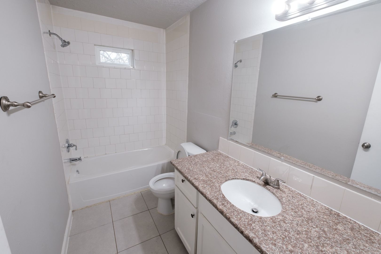 Apartamento recien remodelado / Beautiful recently remodeled apartment. Fast move in bonus! 9 of 10