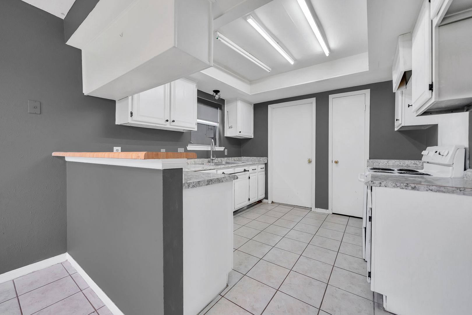 14830 Keelby 3 of 12