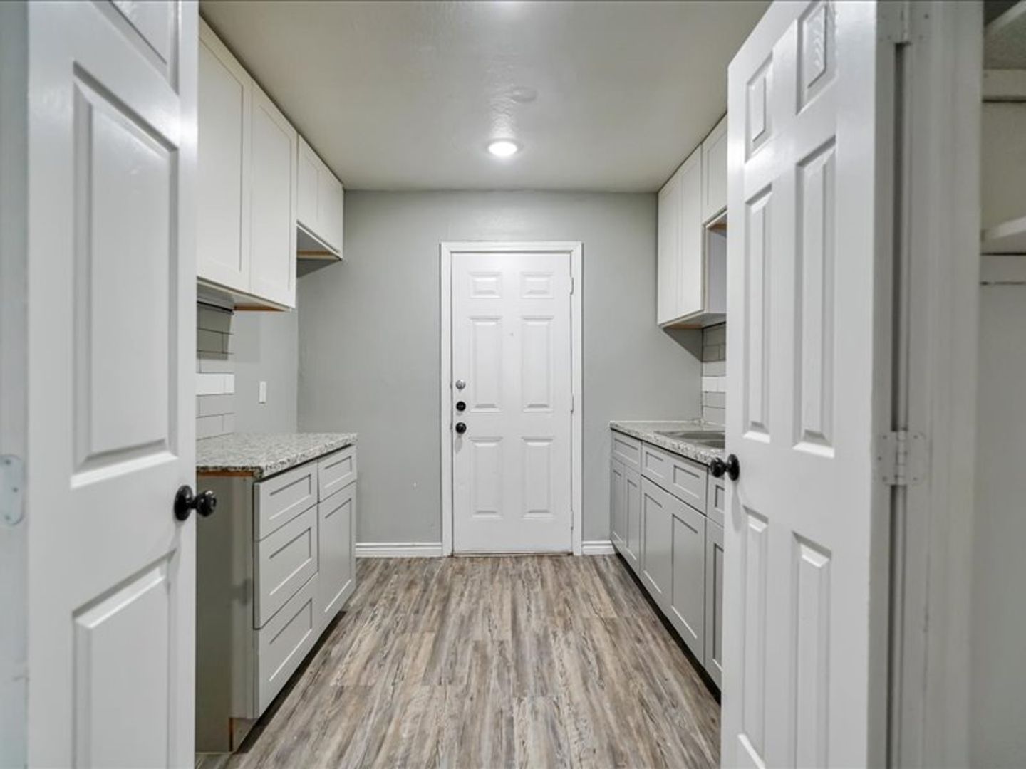 Laundry room at Beautifully Upgraded Apartment Home (3 of 4)