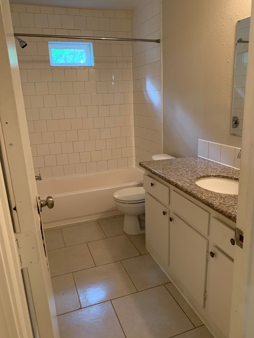 Beautiful recently remodeled apartment! / Apartamento recien remodelado 7 of 11