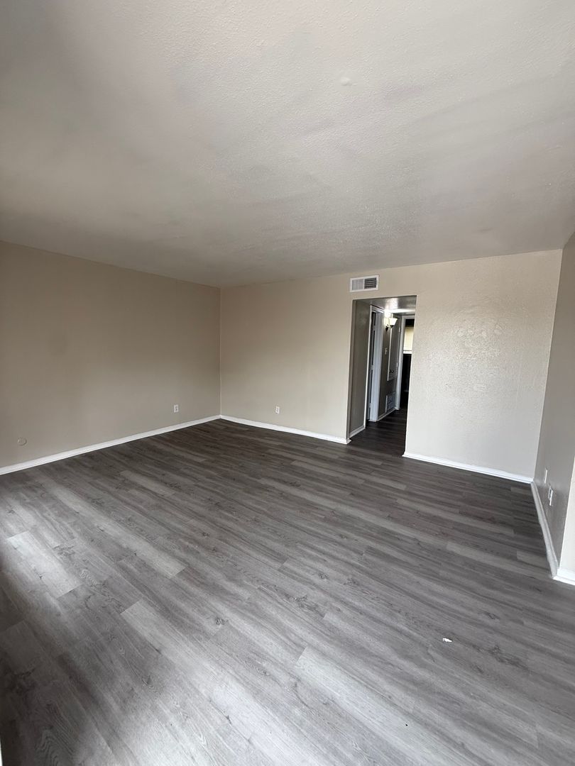 Houston Apartment: 7301 Jensen