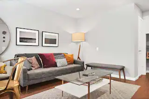 Beautiful 1 Bed 1 Bath Walking Distance to the Med Center! – photo 1