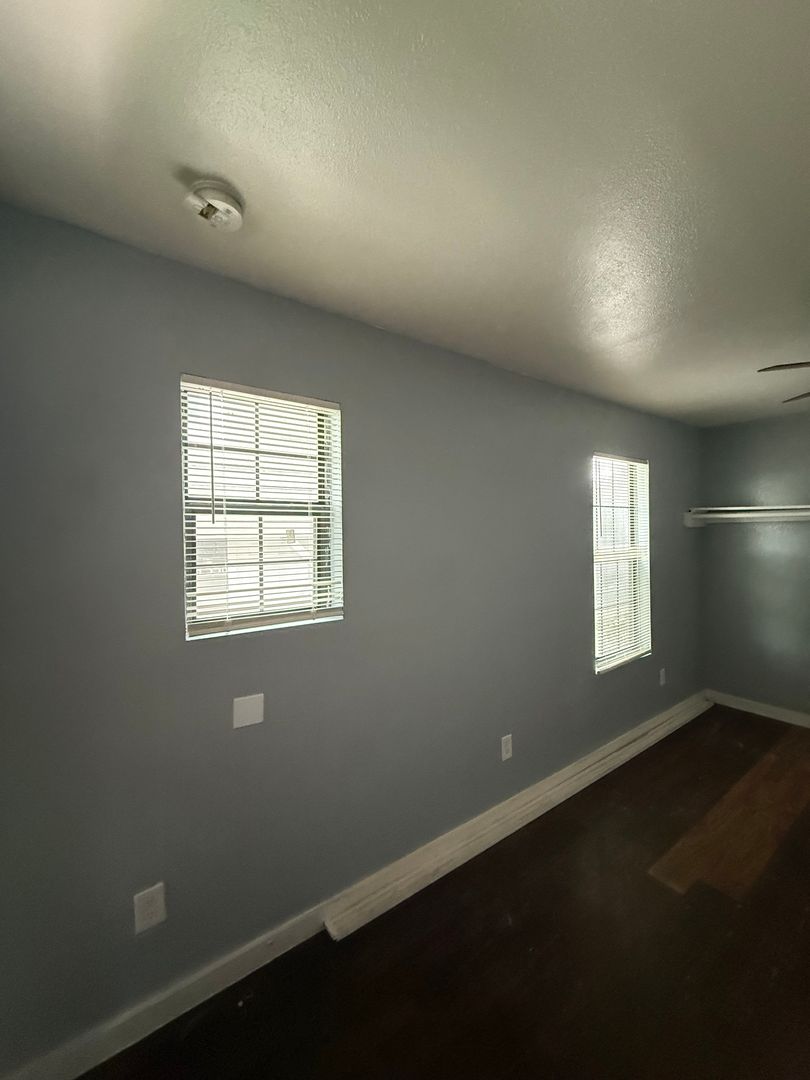 Houston Apartment: 3933 Linder St