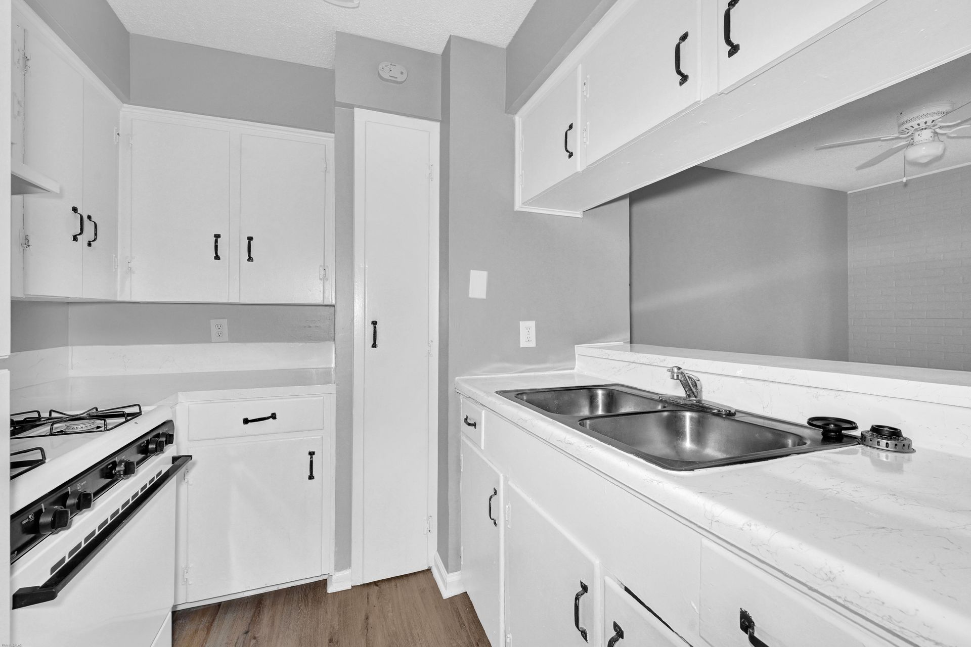 Carolyn Court Apartments 3 of 12