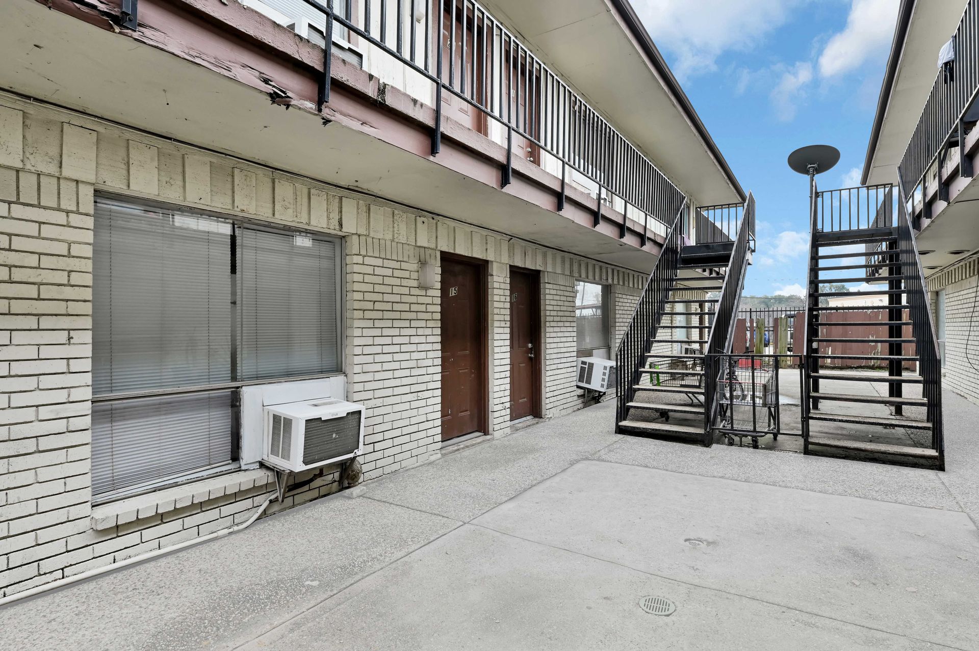 Houston Apartment: 7211 Atwell Dr #15