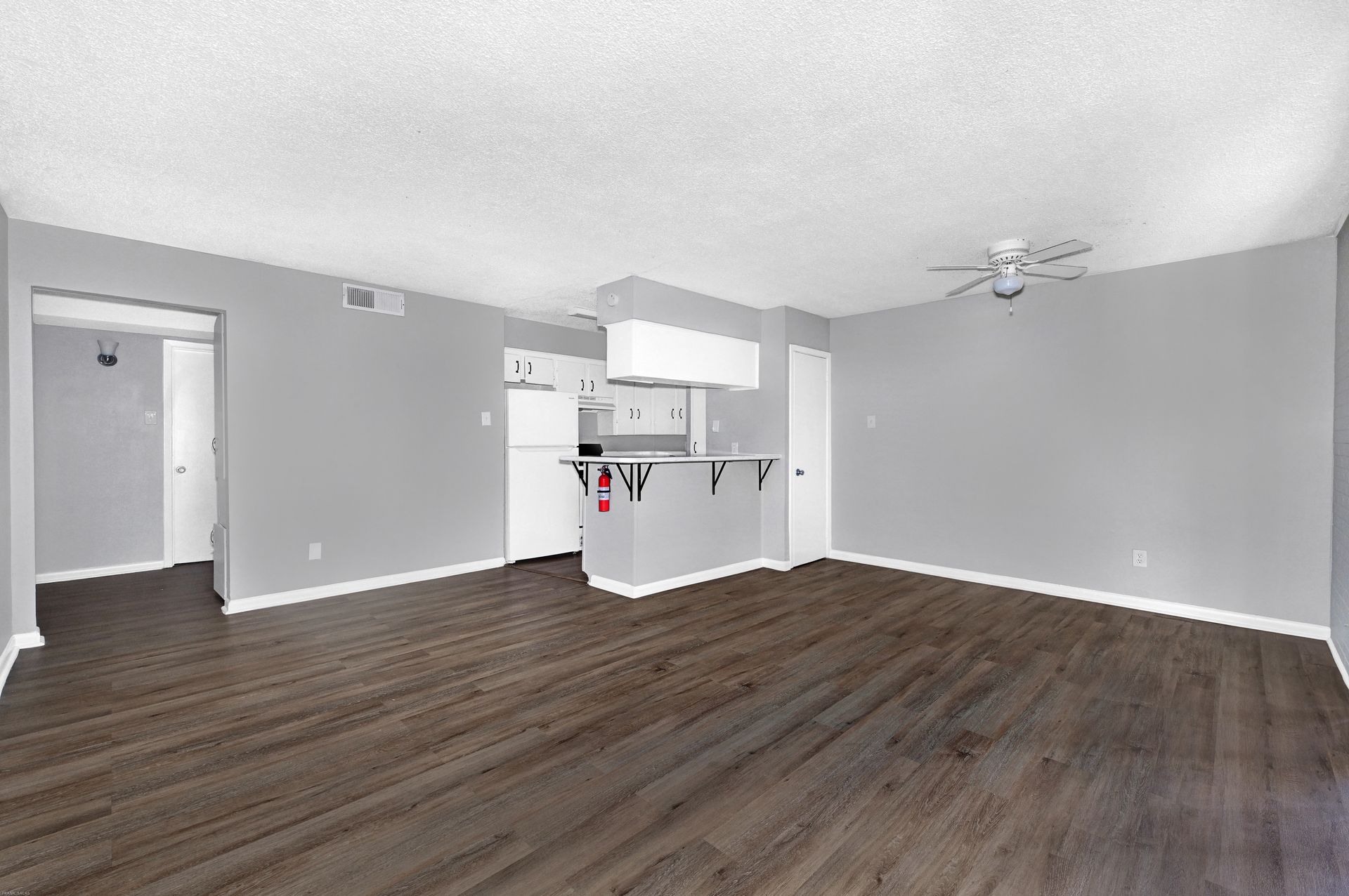 Carolyn Court Apartments 4 of 12
