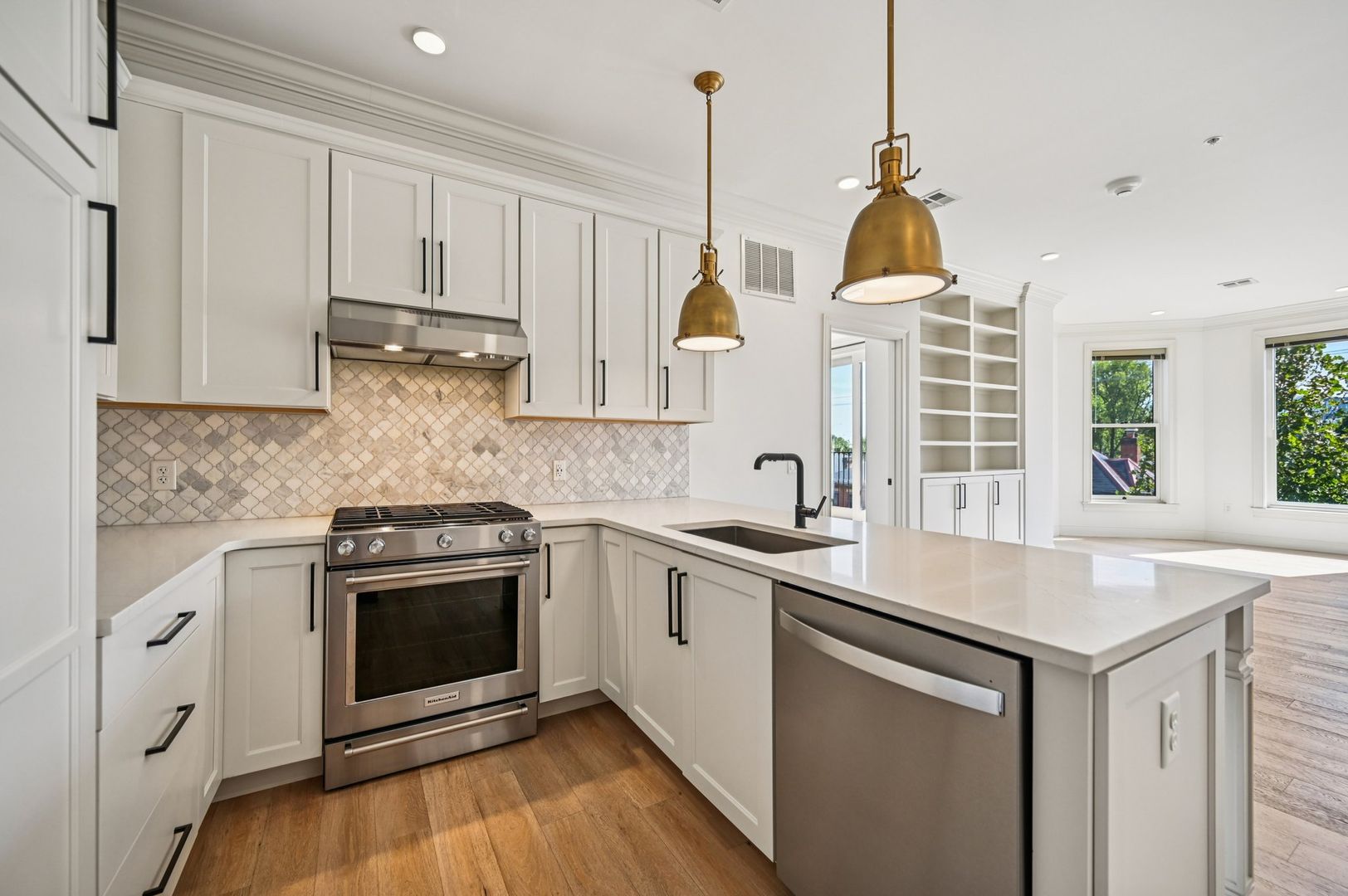 Columbus Apartment: 40 E. Lincoln Street