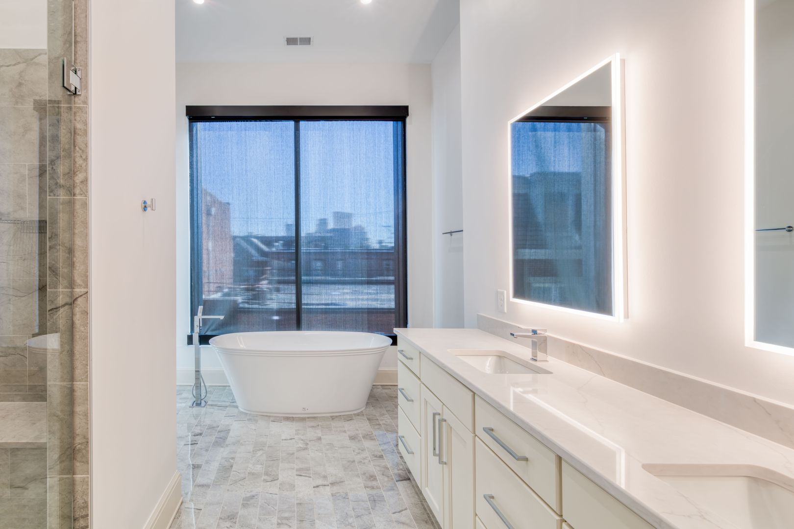 Columbus Apartment: 35 E. Hubbard Ave