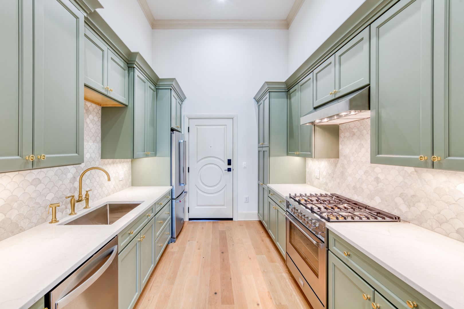 Columbus Apartment: 35 E. Hubbard Ave