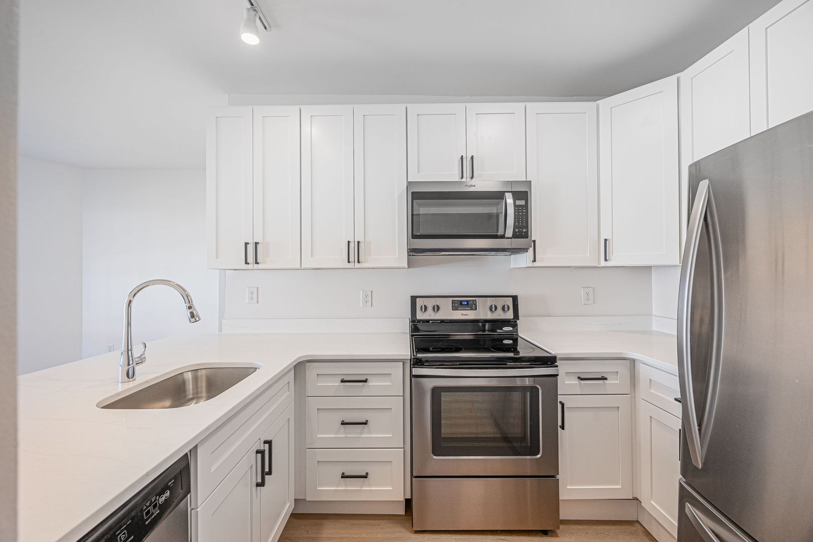 Columbus Apartment: 984 N High Street