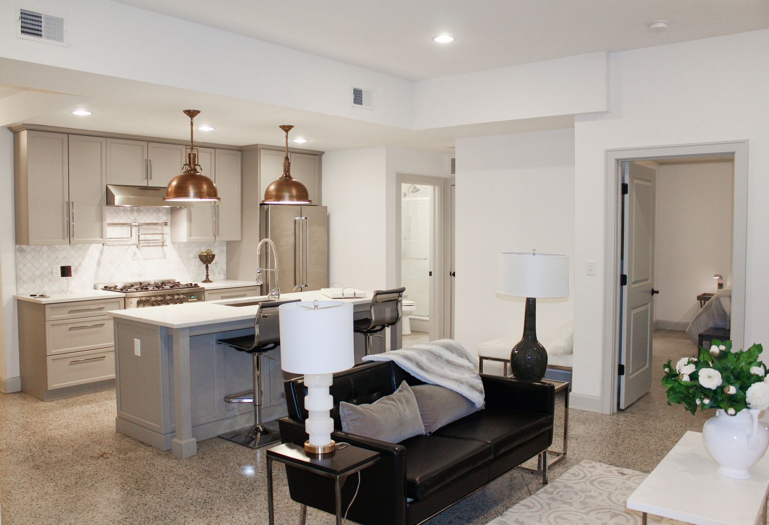 Columbus Apartment: 9 Buttles Ave