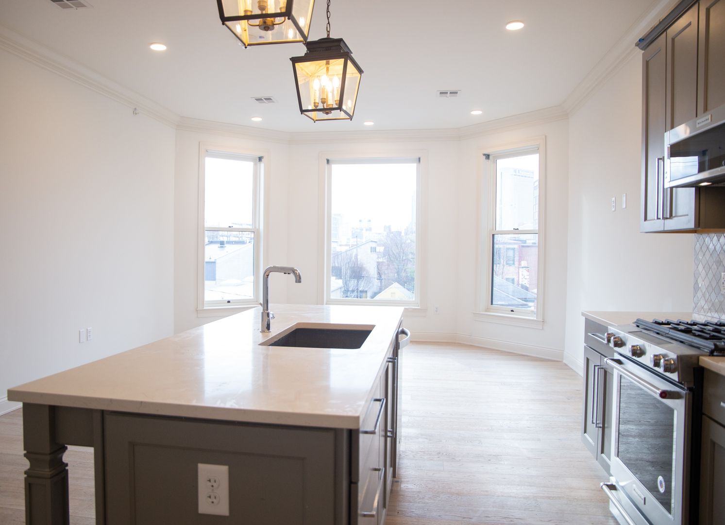 Columbus Apartment: 40 E. Lincoln Street