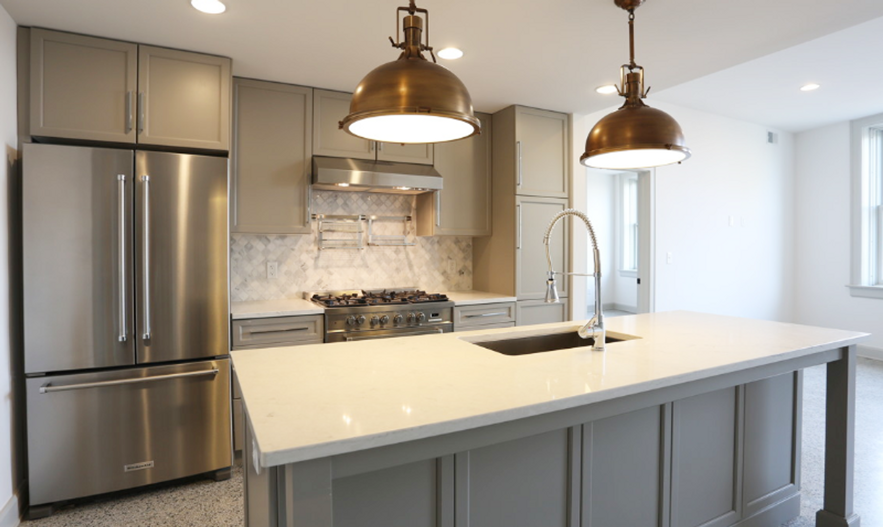 Columbus Apartment: 9 Buttles Ave