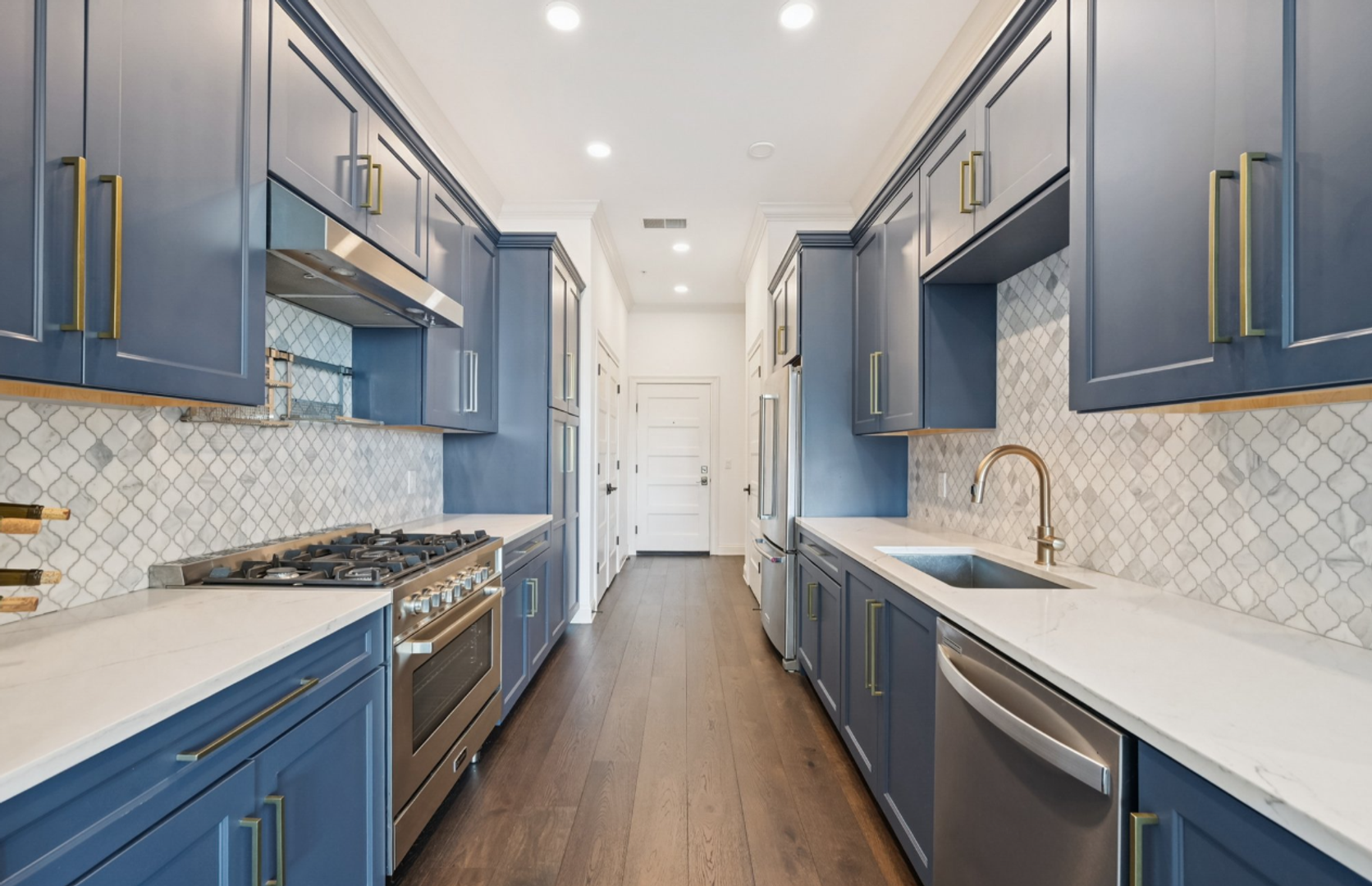 Columbus Apartment: 936 N High St