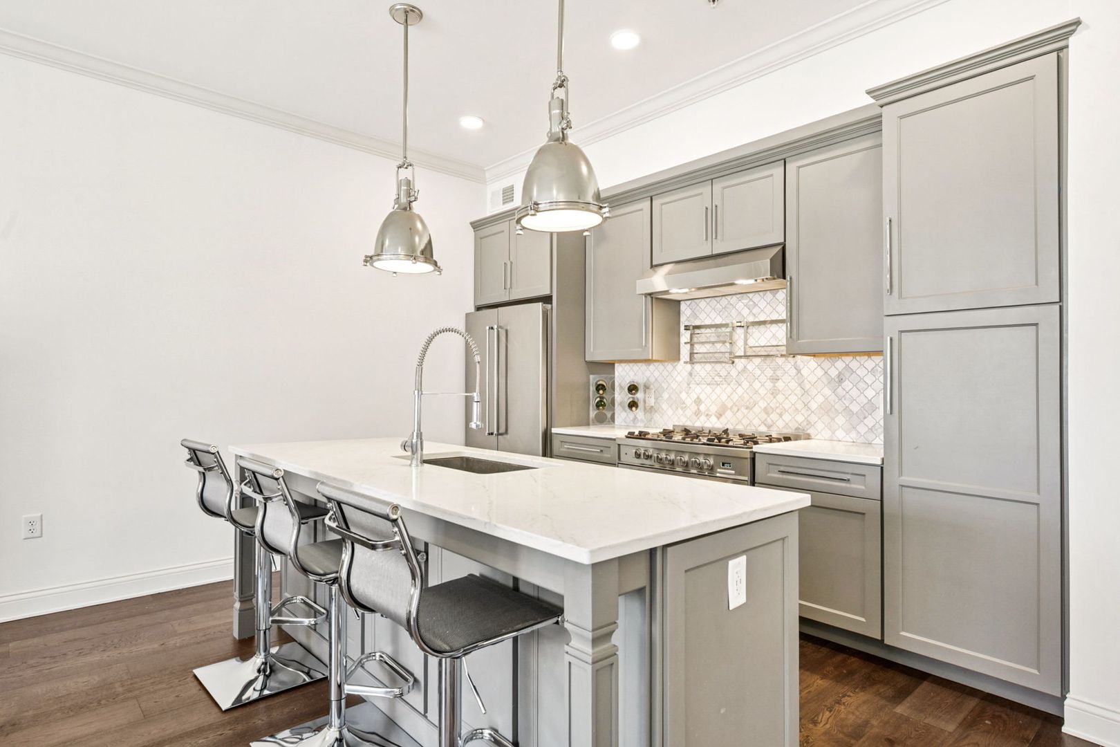 Columbus Apartment: 936 N High St