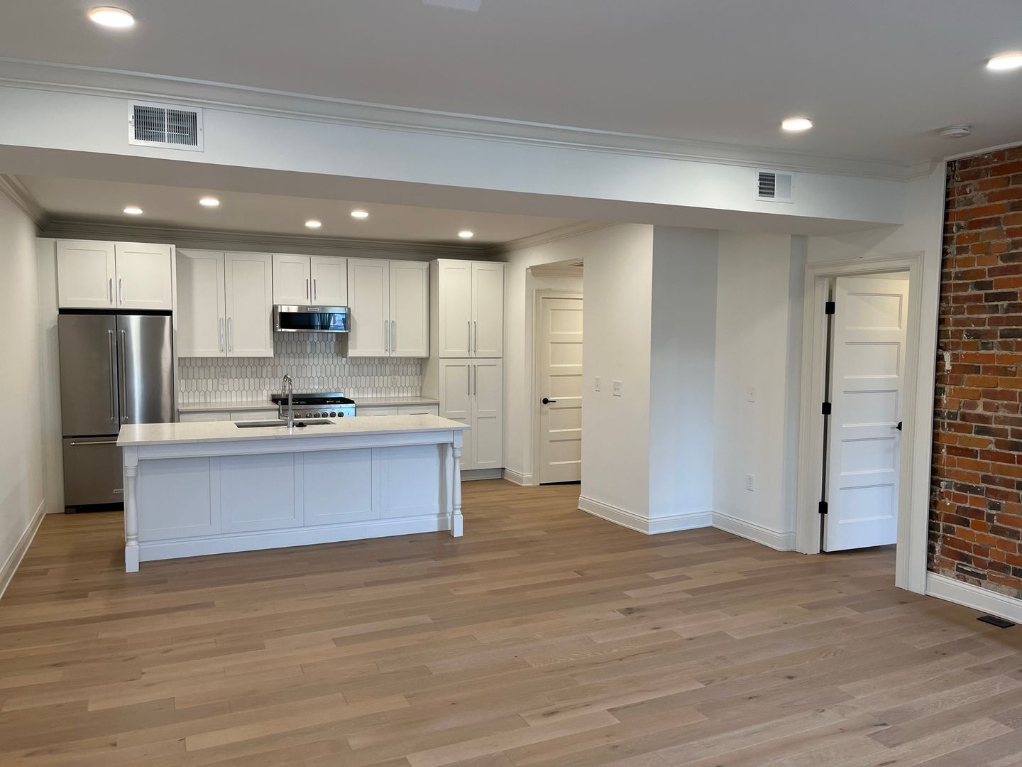 Columbus Apartment: 692 N. High Street