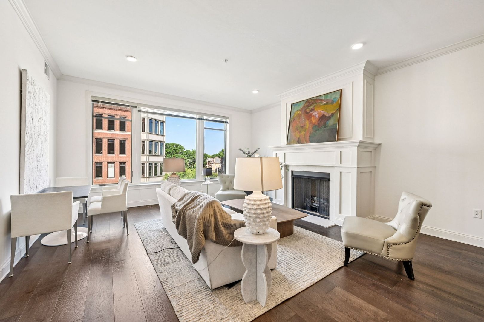 Columbus Apartment: 936 N High St