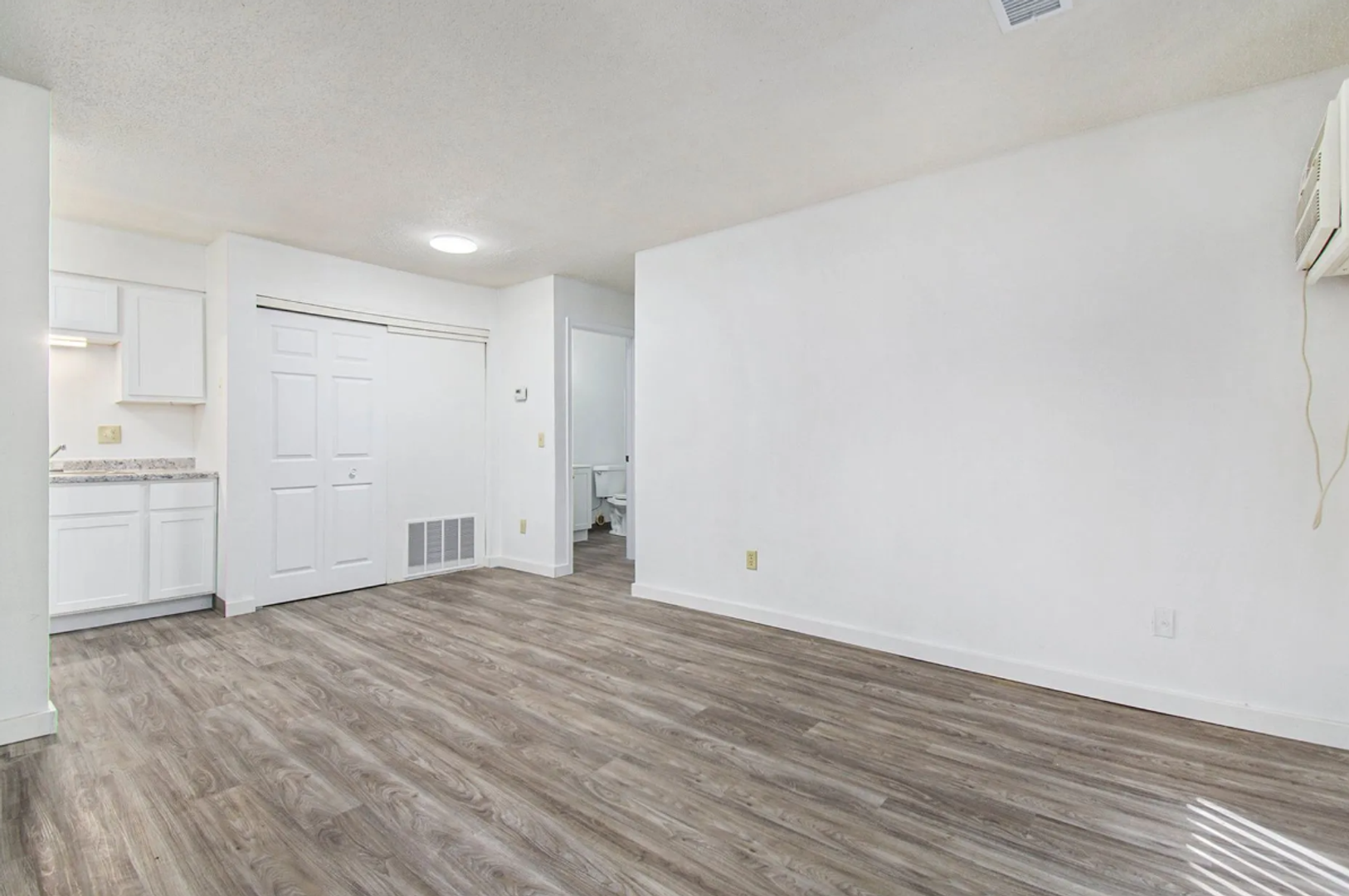 Wyoming Apartment: 1431 - 1552 44th St SW