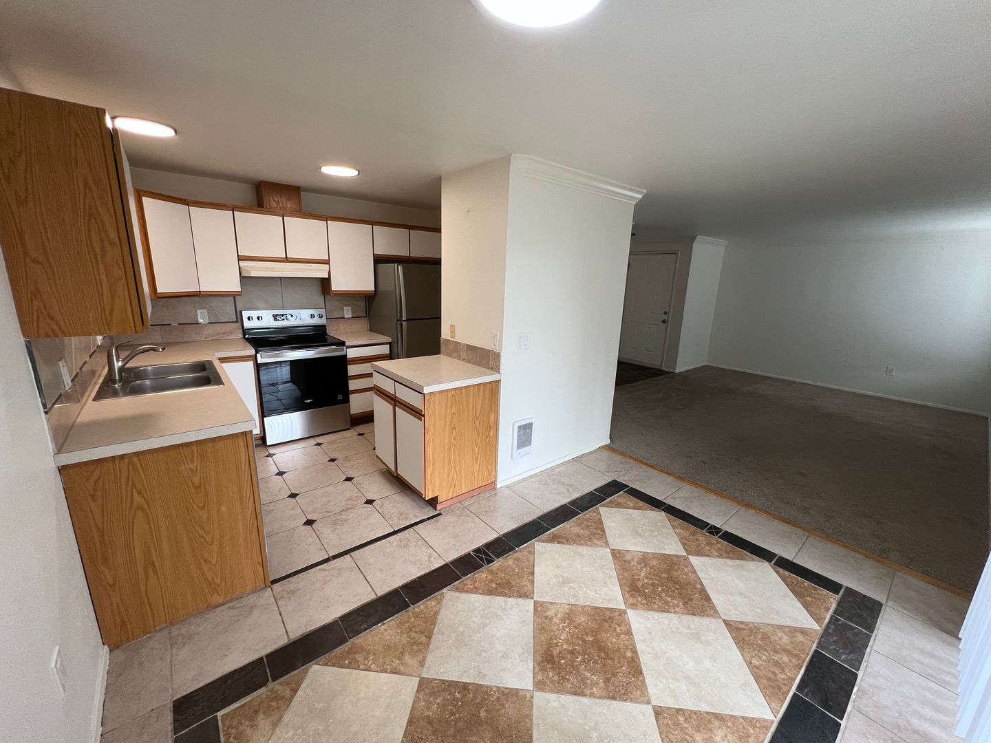Olympia Apartment: 1220 Fern Street SW