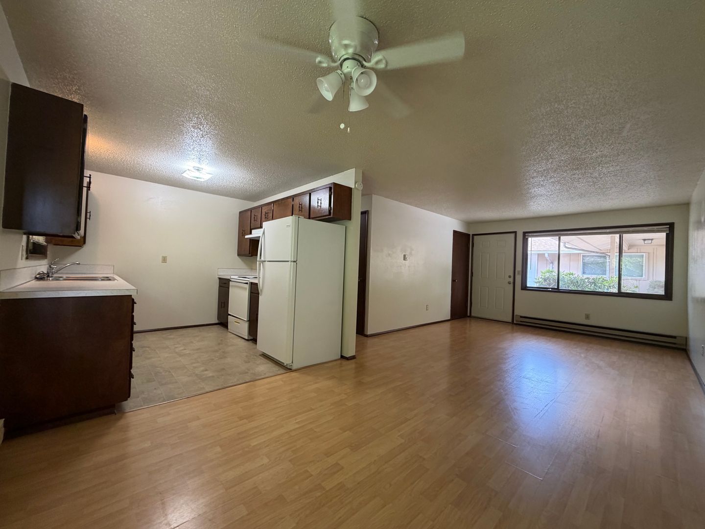 Centralia Apartment: 217 W Magnolia Street