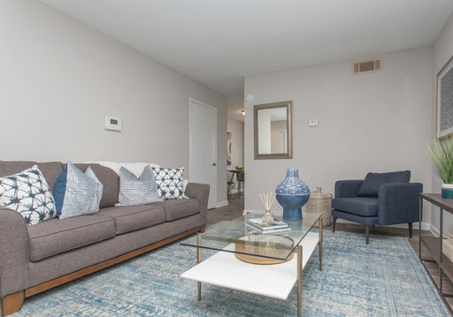 3234 Kenelworth Dr, Apt 03 – photo 1