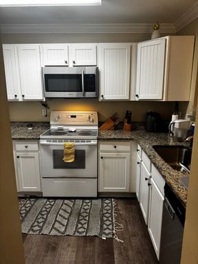 Unit 1213 - 4 BED/4 BATH ALL UTILITIES INCLUDED! – photo 1