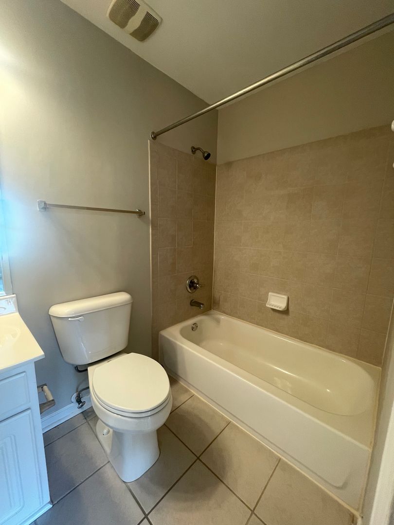 Knoxville Apartment: 3914 Cherokee Woods Way