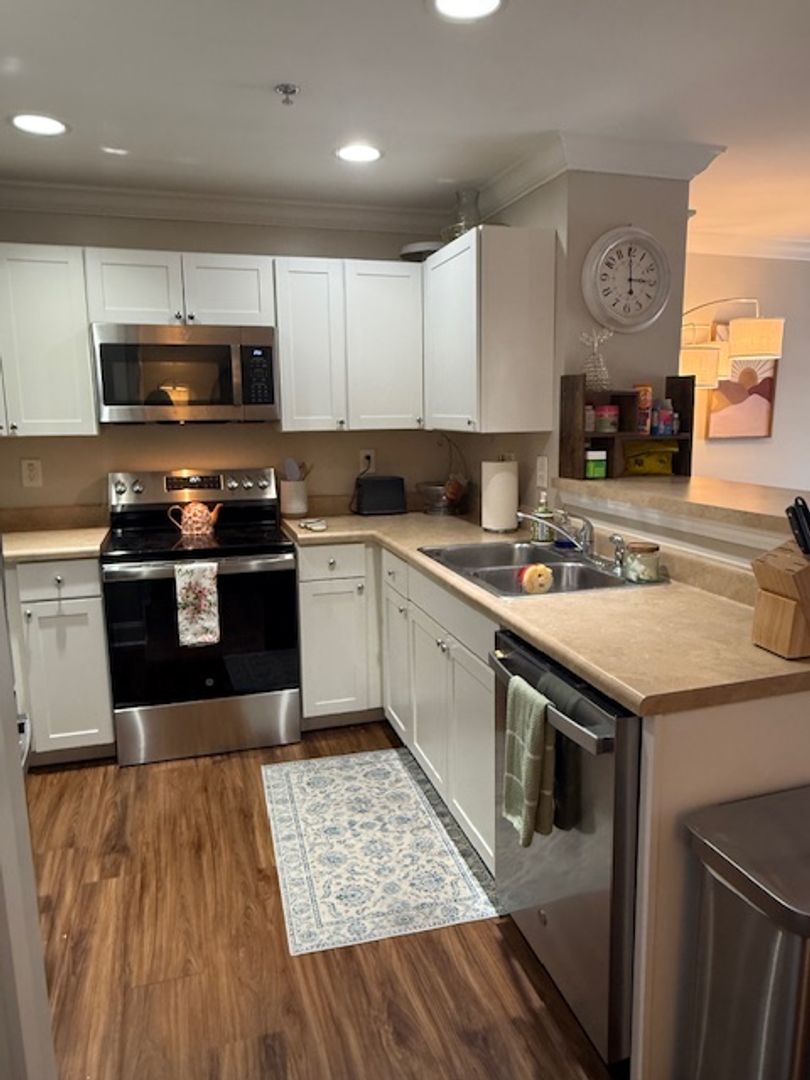 Knoxville Apartment: 1106 Tree Top Way