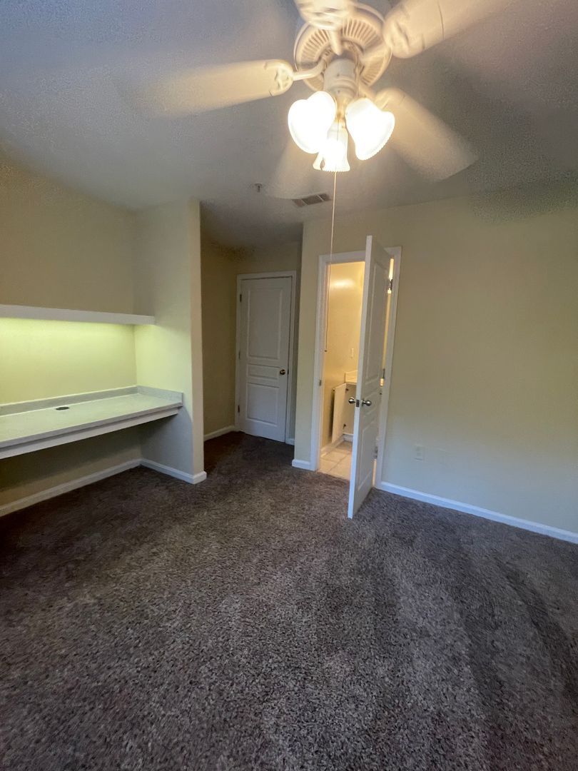 Knoxville Apartment: 3700 Spruce Ridge Way