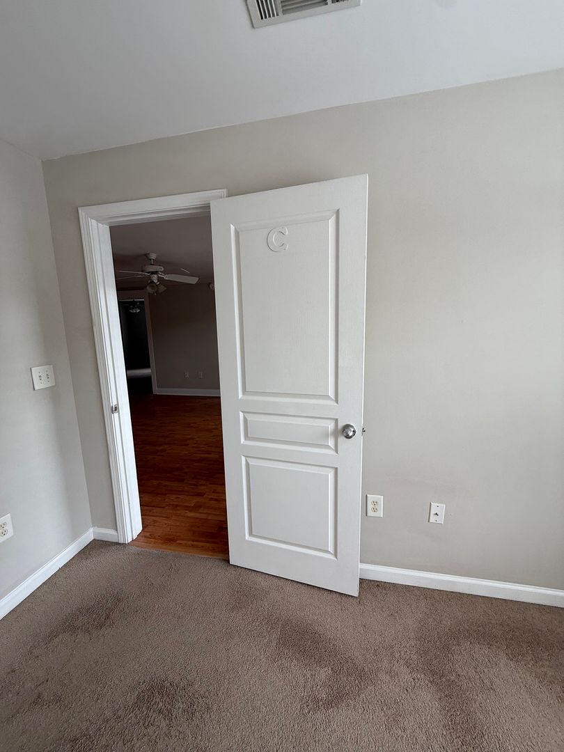 Knoxville Apartment: 3704 Spruce Ridge Way