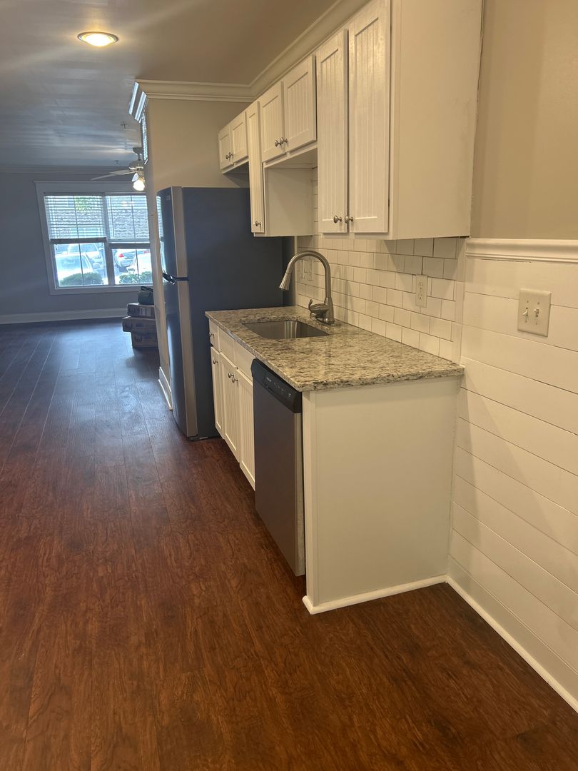 Knoxville Apartment: 3914 Cherokee Woods Way