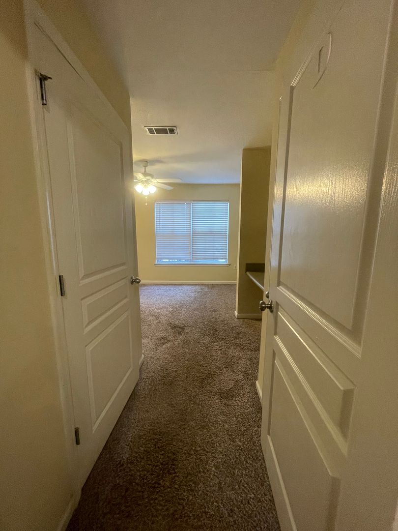 Knoxville Apartment: 3720 Spruce Ridge Way